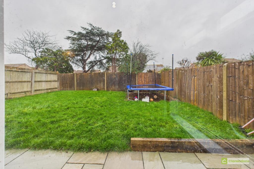 CAM02528G0-PR0421-STILL011