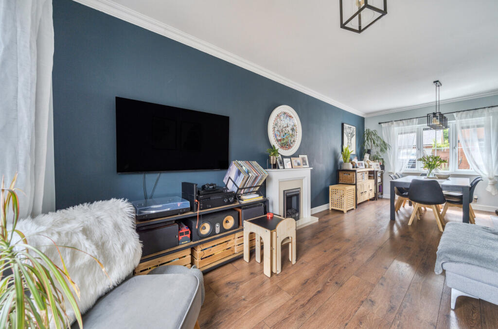Living Room/Diner
