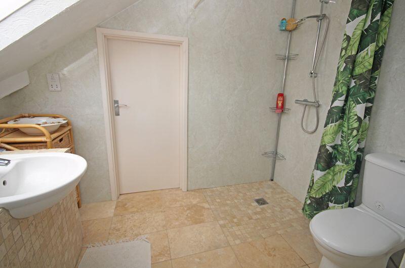 En suite to bed 2