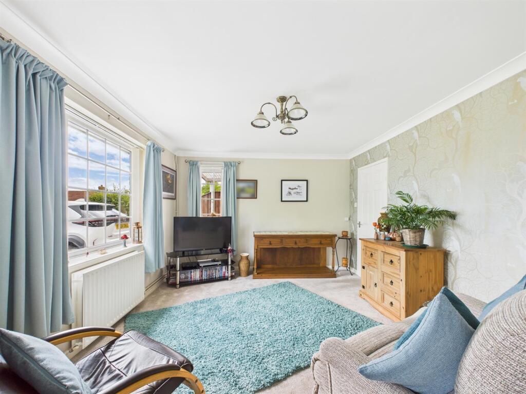 Living/Dining Area