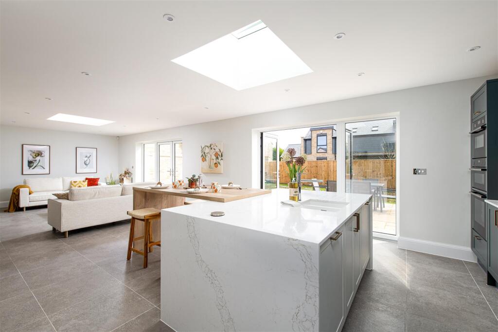 Kitchen_6.jpg