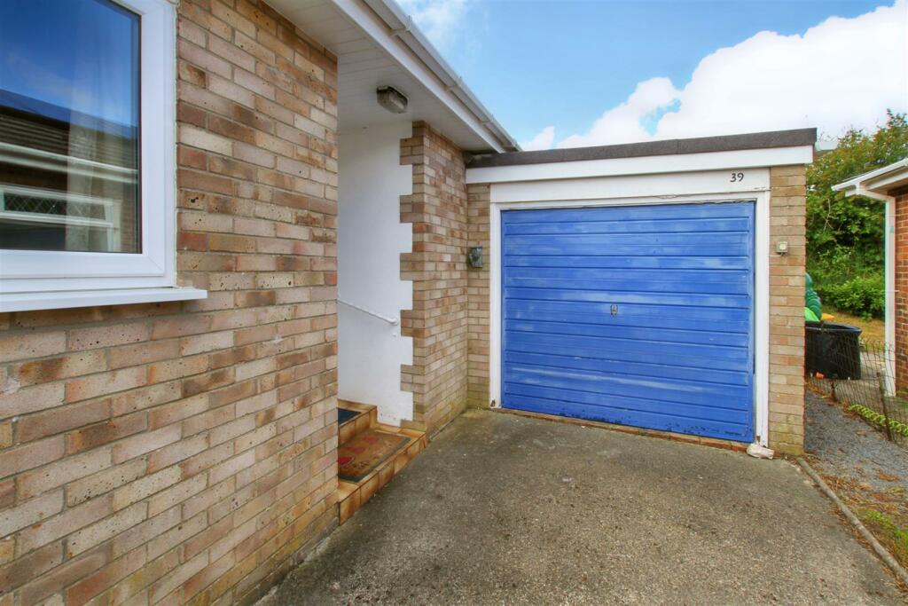 Attached Garage