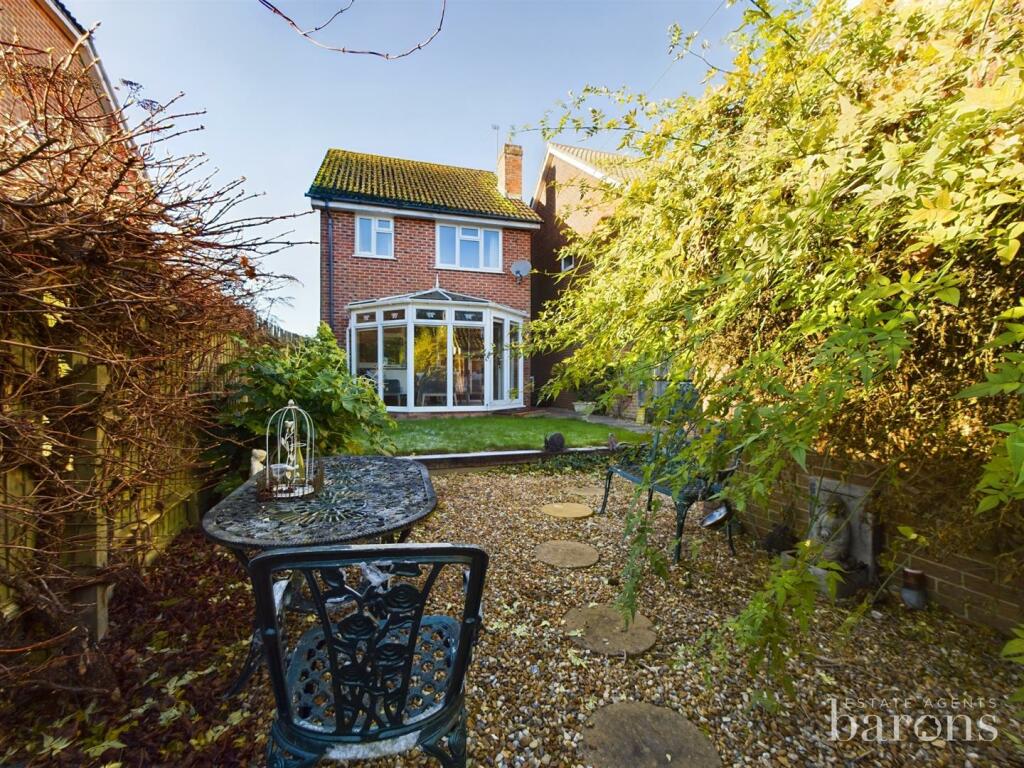 CAM01093G0-PR0461-STILL006 - Copy.jpg