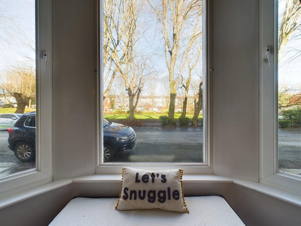 CAM02089G0-PR0393...