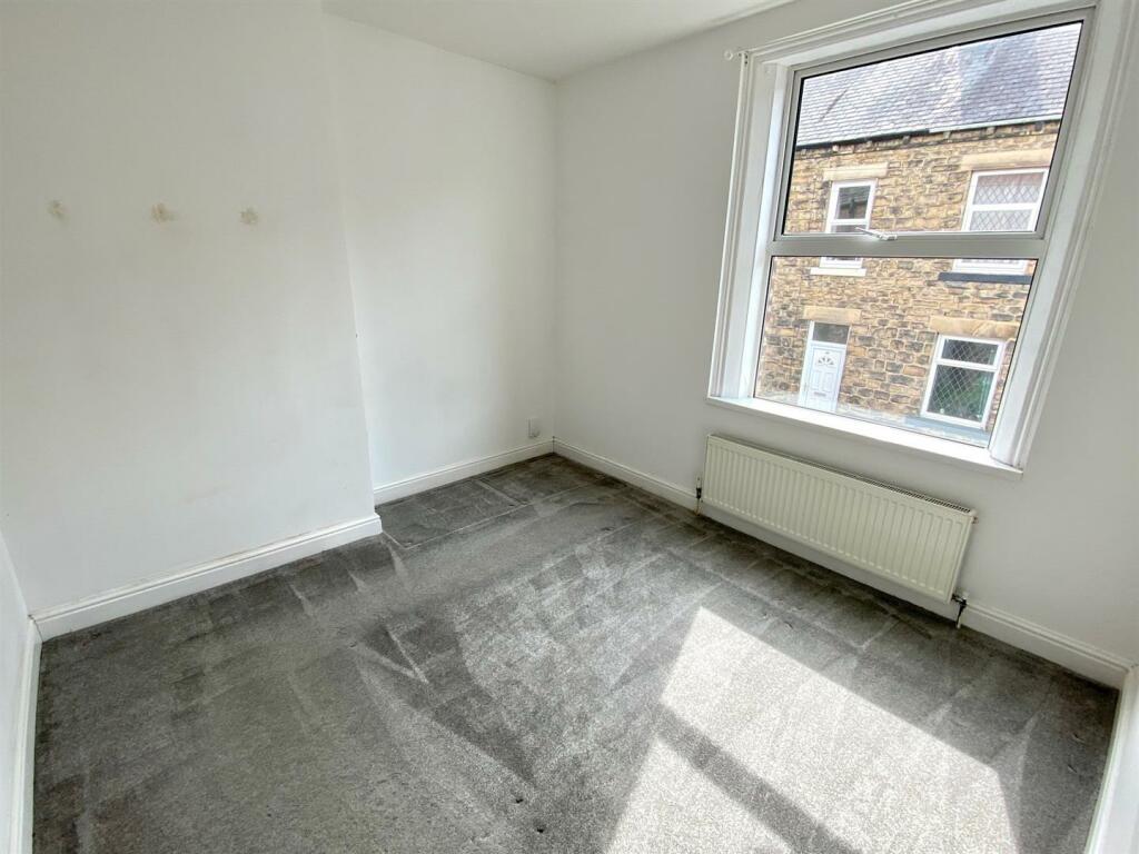 hirst street 15 bed 1.jpg