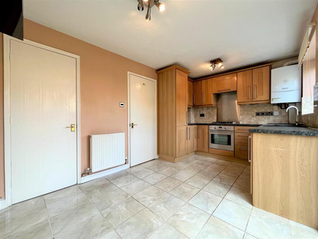Dining Kitchen Aspect 2