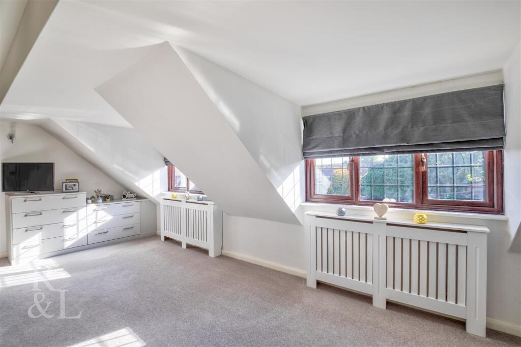 5 Killerton Park Drive (15).jpg