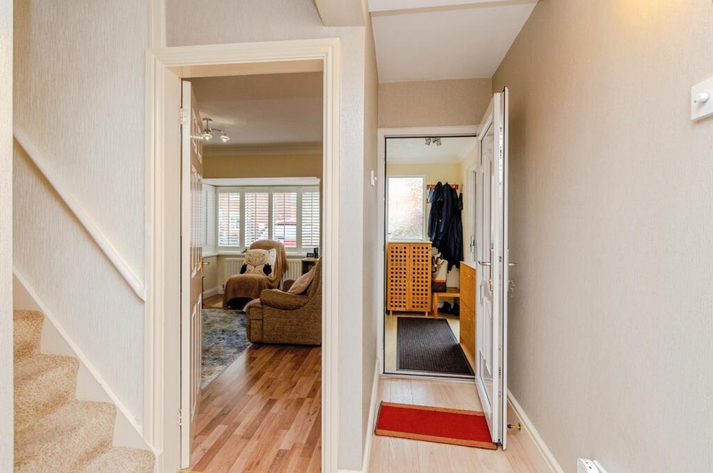 Entrance Porch and Lounge