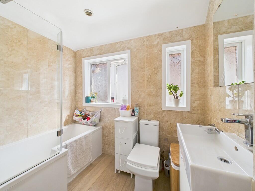 CAM02089G0-PR0575...