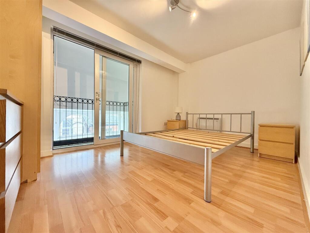 Bedroom 1.jpg