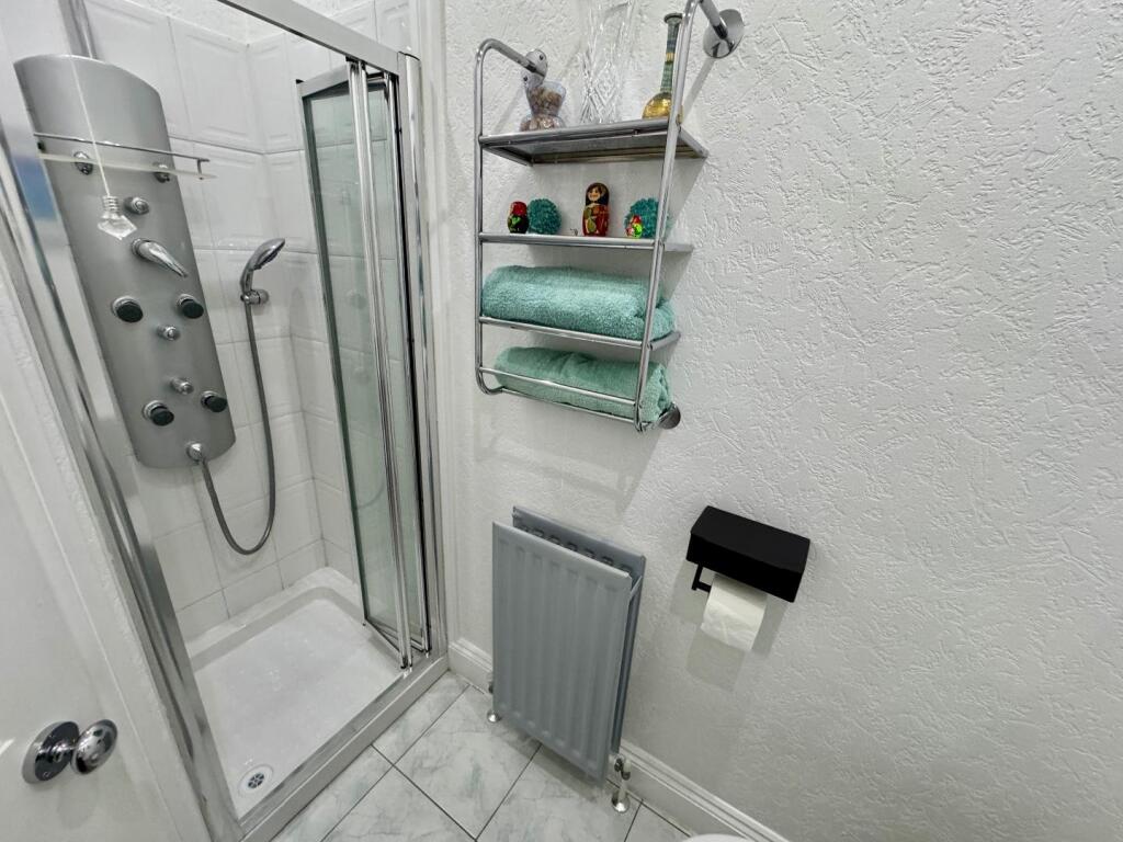 En-Suite Bedroom 1