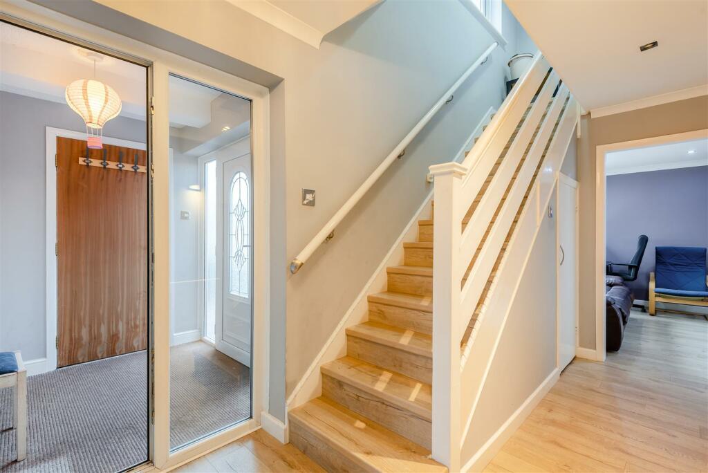 8623298-interior18.jpg