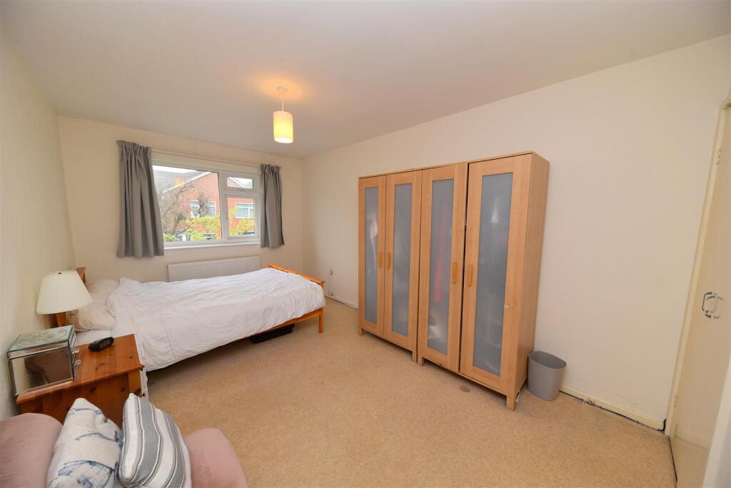 bed1.1.JPG