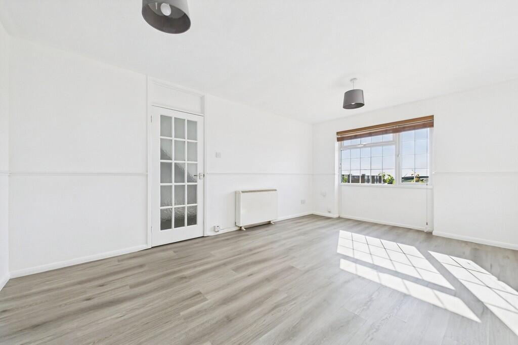 2b057b10-CAM01085...