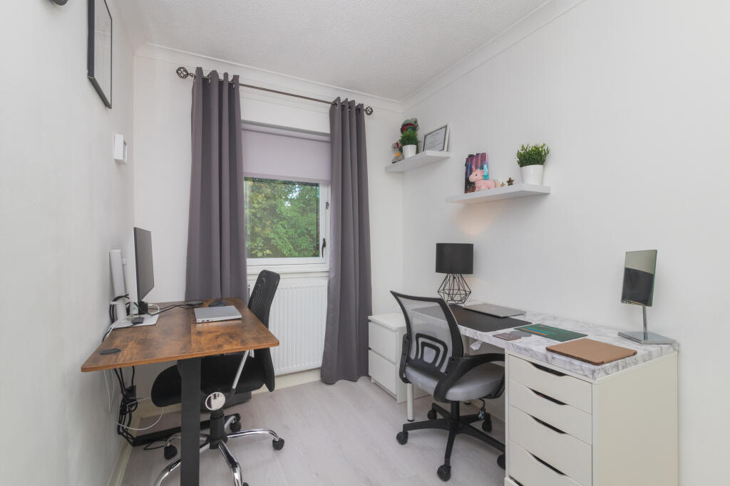 24 south park drive Paisley L-19