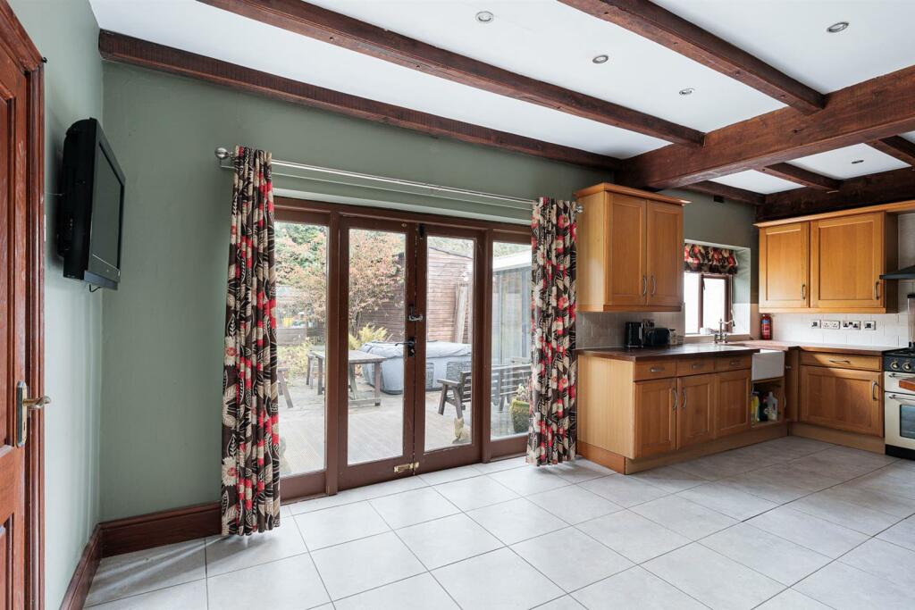Kitchen/Dining