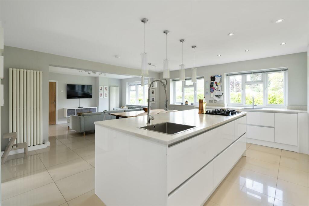 6 Holland Avenue, Knowle, Solihull, B93 9DW_42.jpg