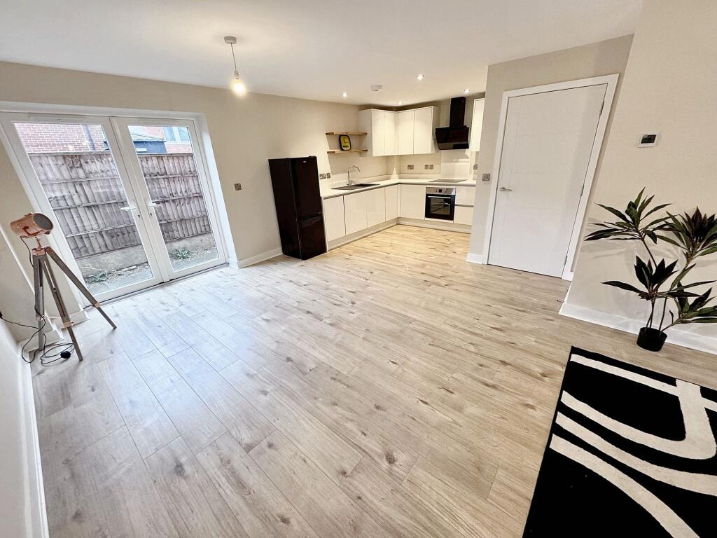 Lounge / Diner / Kitchen