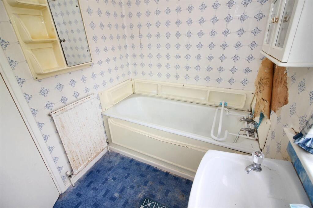 bathroom.jpeg