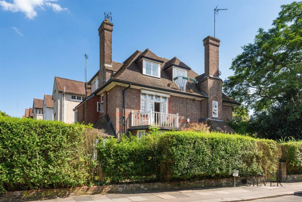 North End Road-12.jpg