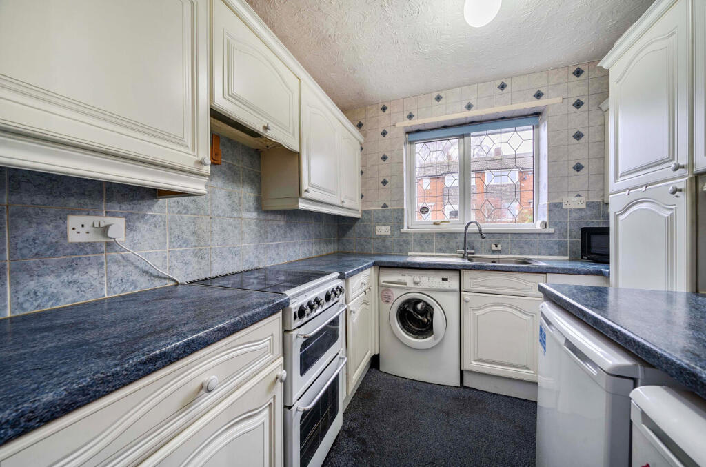 1385648-3-69282d9...