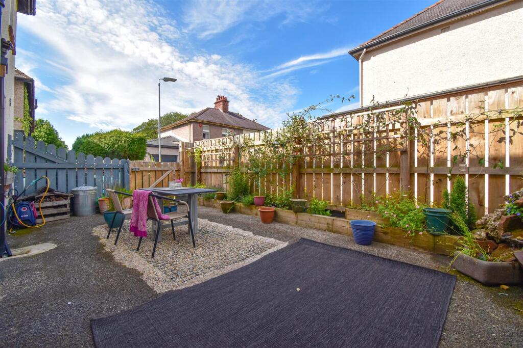 2 Fell Croft Front Garden.jpg