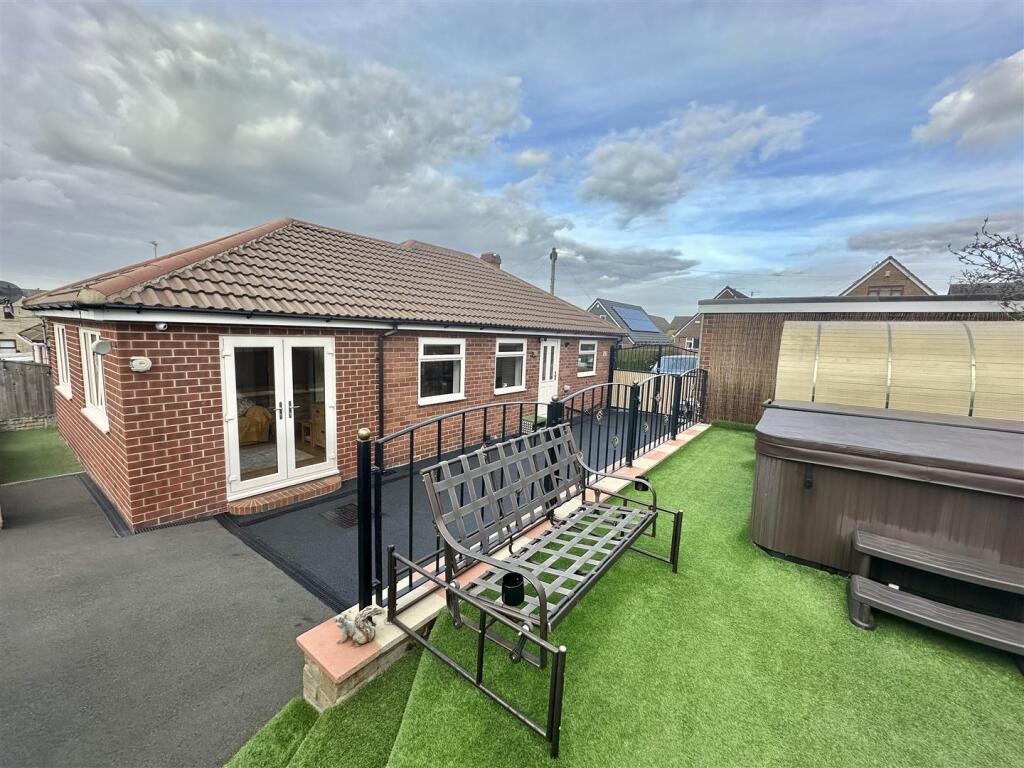 Bramleys Estate Agents - Liversedge Hall Lane - Li