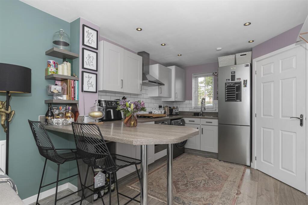 Fitted Kitchen 2.jpg