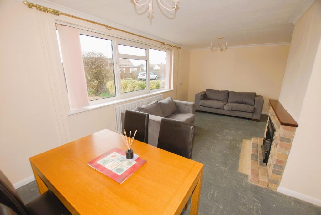 Sitting/Dining room