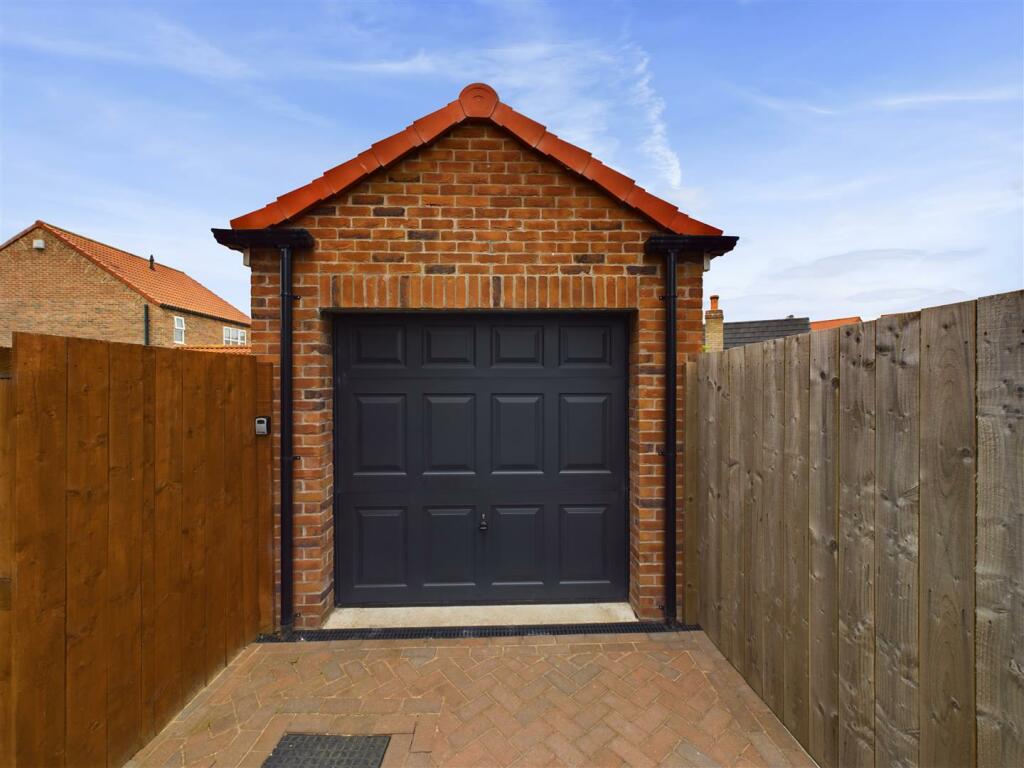 GARAGE