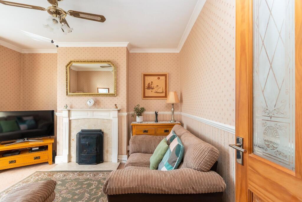 2Q6RKE - Dining Room D.jpg