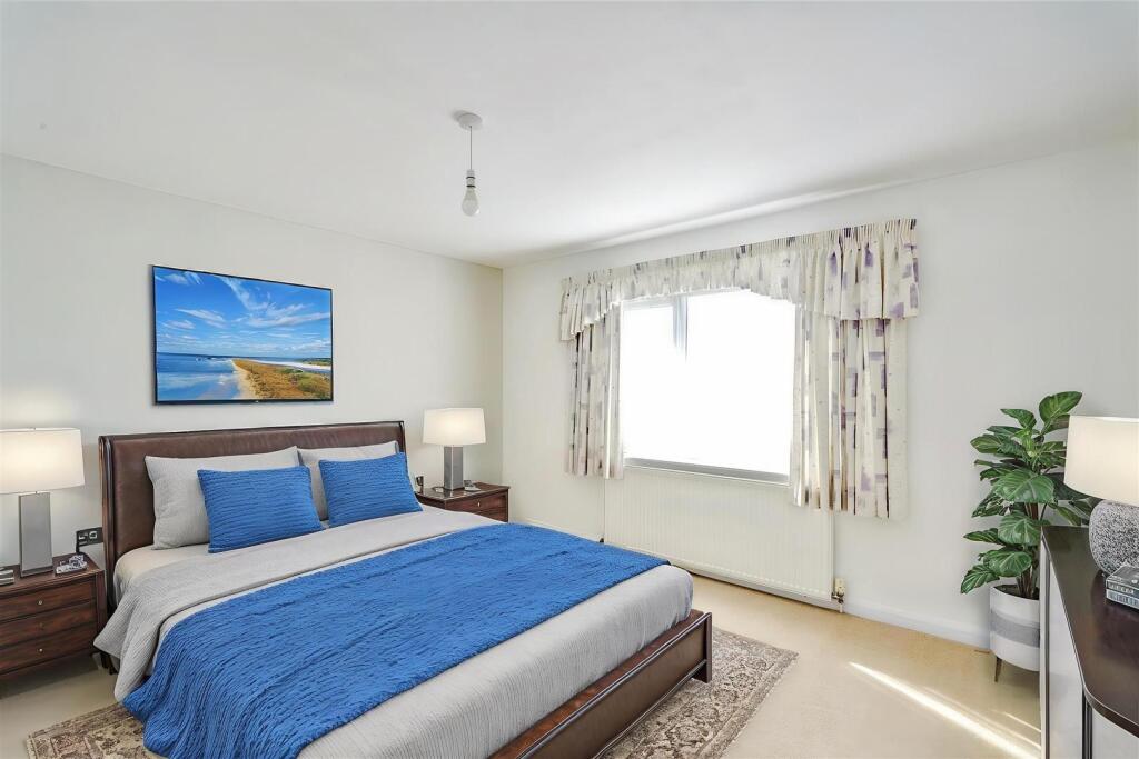 Bedroom - Standard - 2.jpg