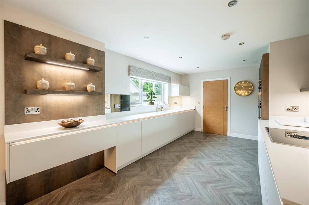 Kitchen (4).jpg