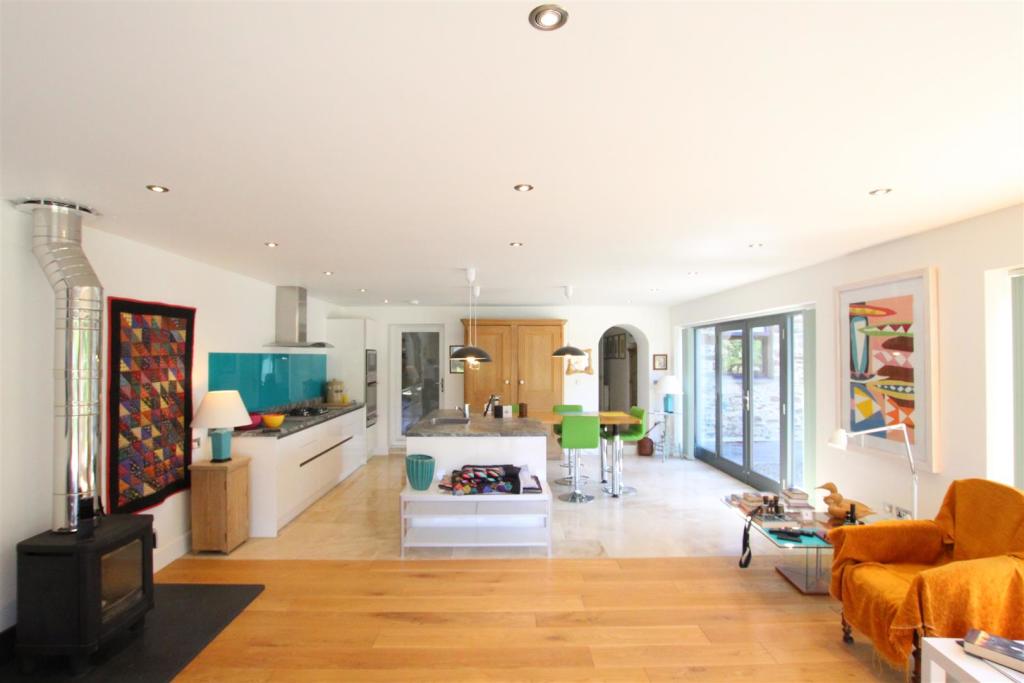 kitchen overall.JPG