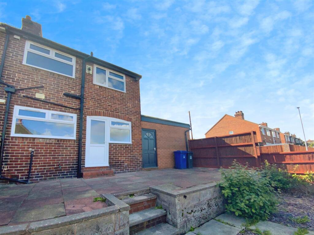 REAR ENCLOSED GARDEN