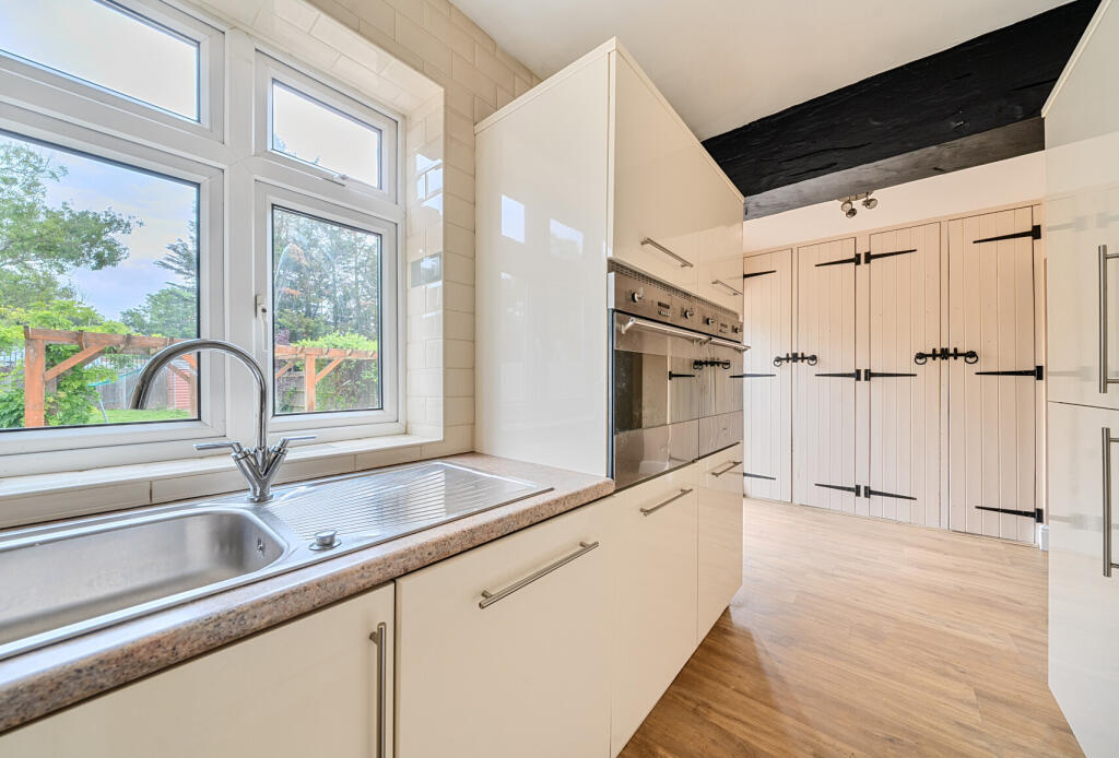 1304516-12-6846f9...