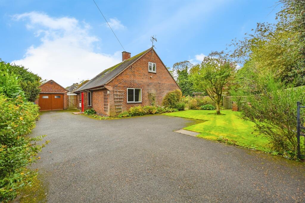 Entrance Porch: