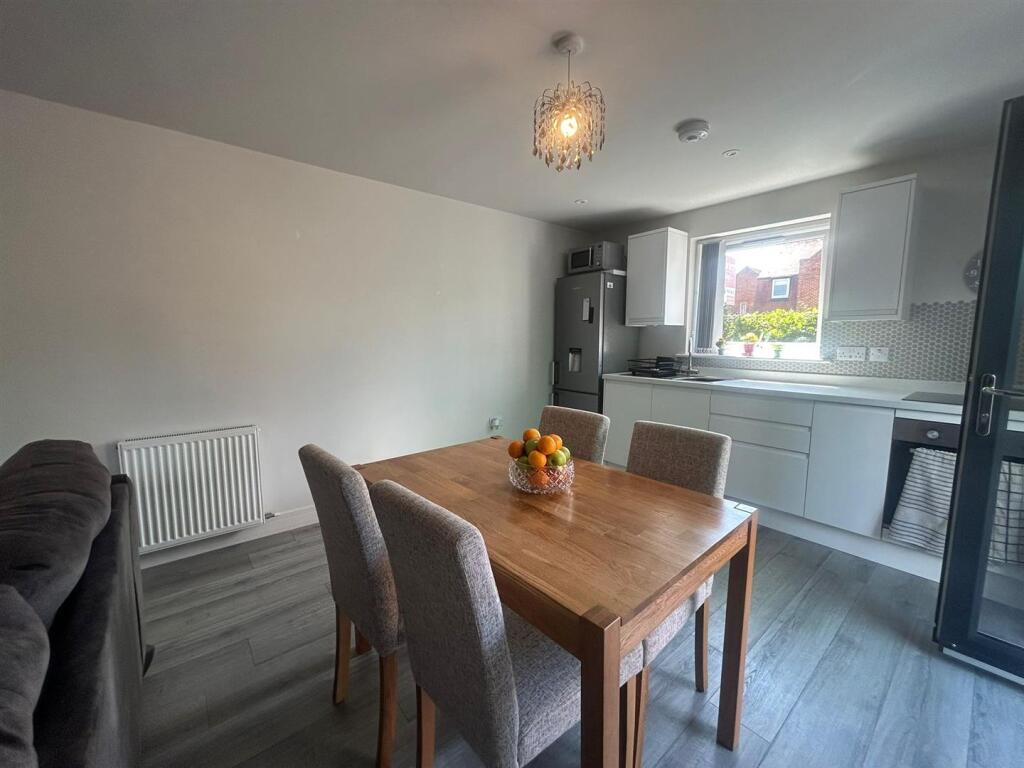 Dining Area.jpg