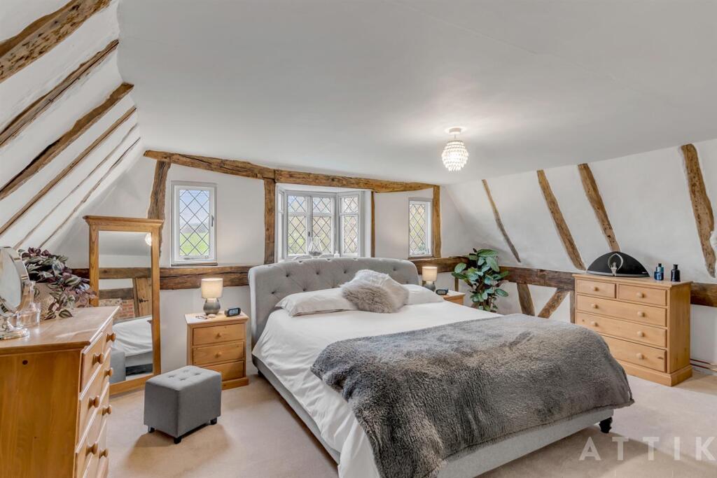Old thatched cottage Manse Lane Crstfield IP19 0DJ