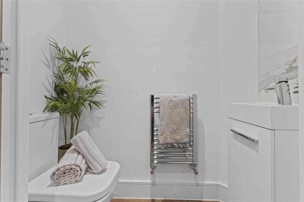 Cloakroom/WC
