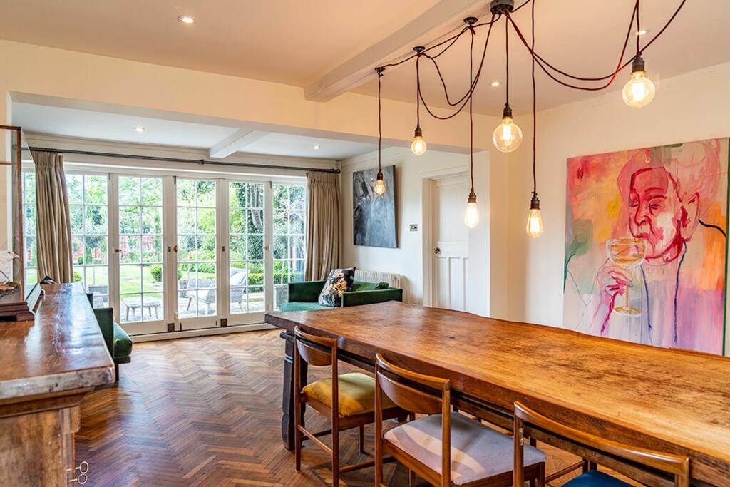 Dining Room &amp; Sitting Area