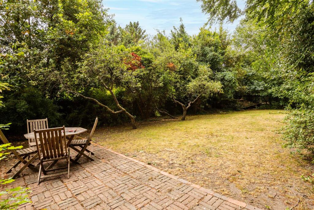157 Coombe Road-40.jpg