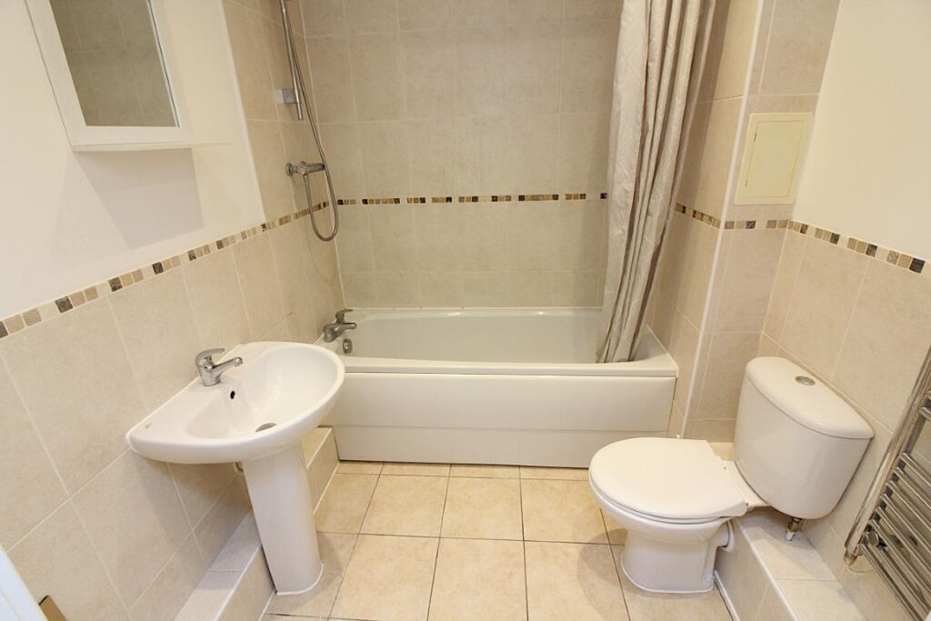 Bathroom  Medium  T202510091109.jpg