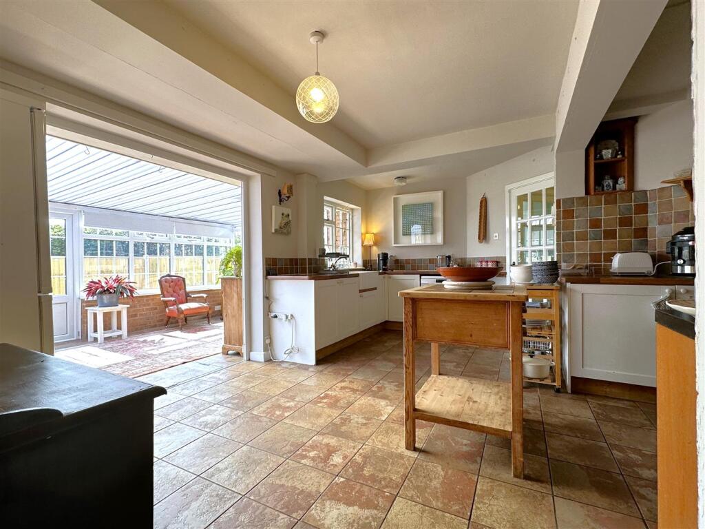 Open-Plan Kitchen Into Conservatory 665