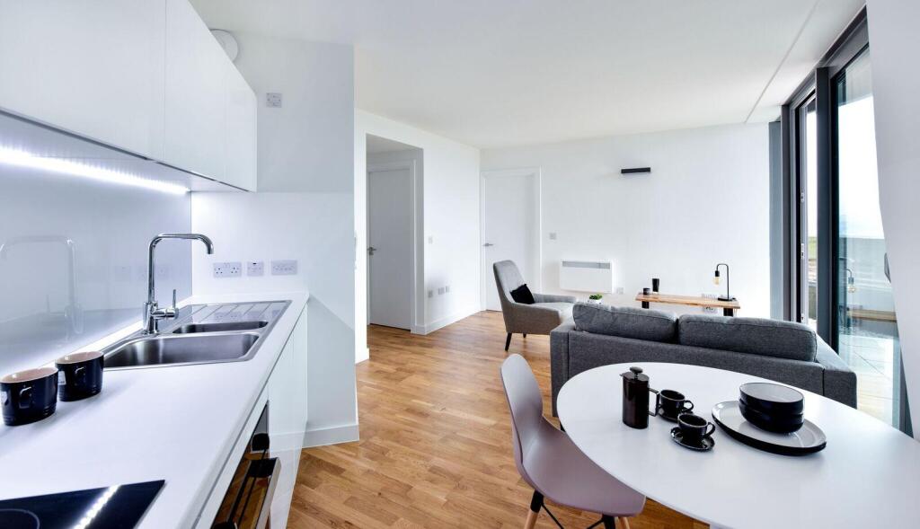 Lounge / Kitchen