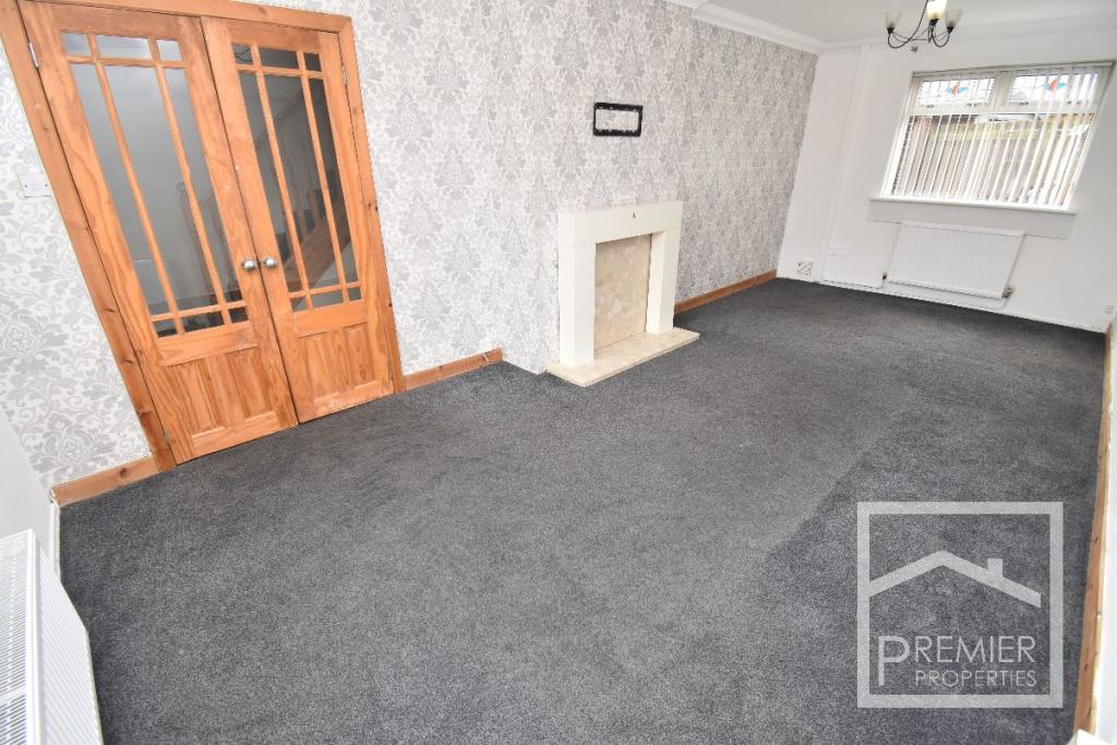 Lounge/Dining Area