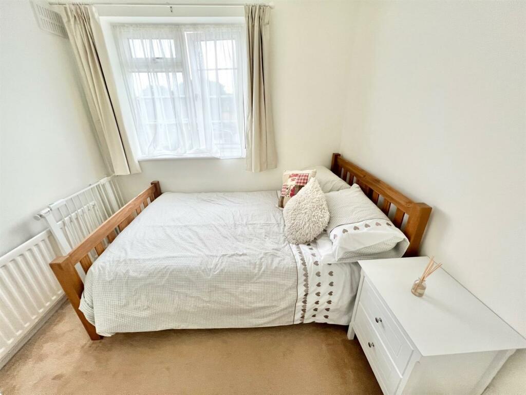 bed3.jpg