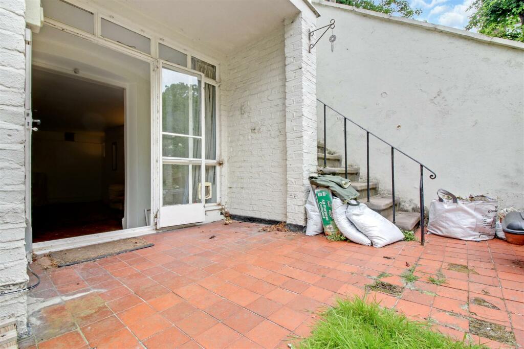 REAR-PATIO.jpg