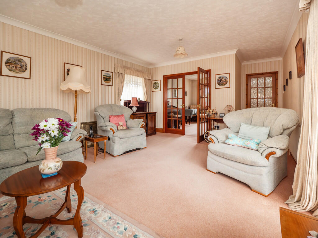 16KestrelClose-25