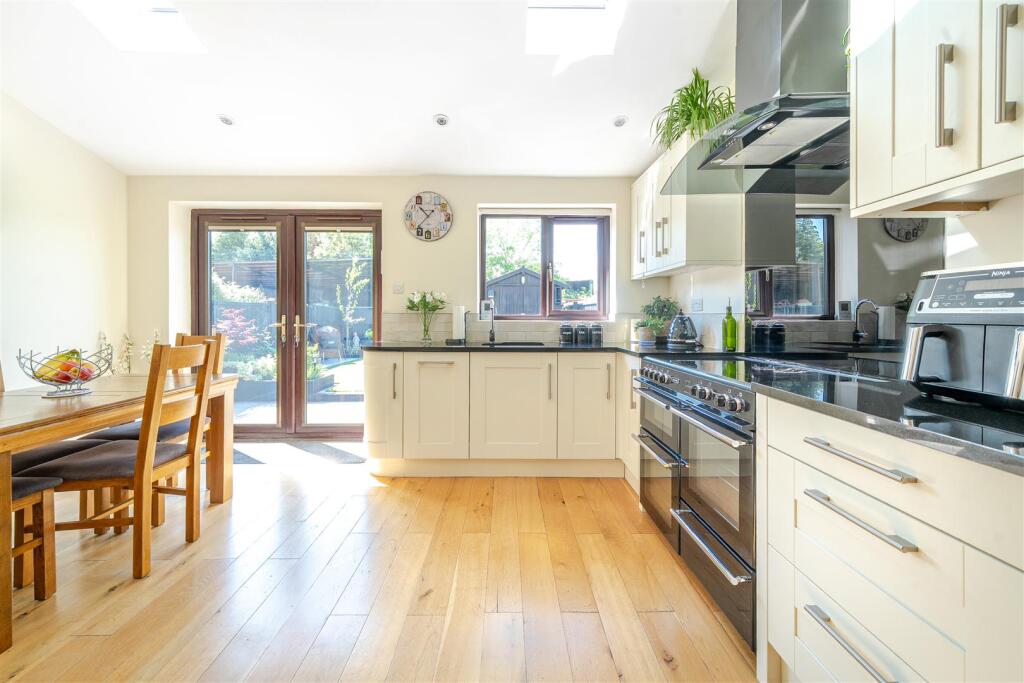 Duncton House, Bugbrooke Road, Gayton